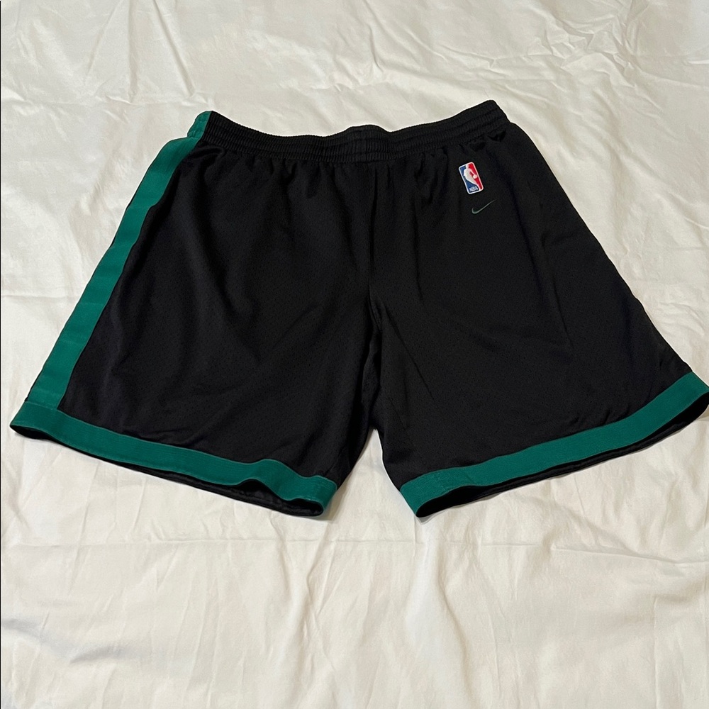 Nike ‘63 Boston Celtics Men's Athletic Shorts in Black and Green